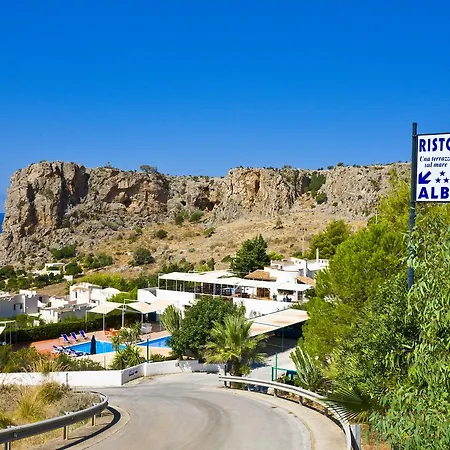 Pocho Hotel
